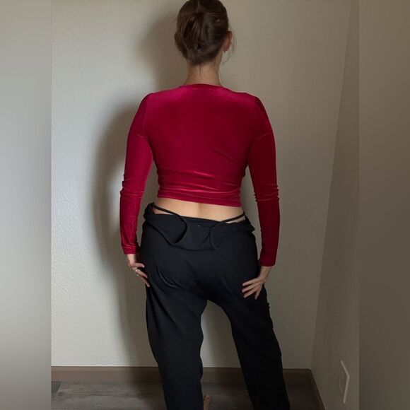 Urban Outfitters Deep V Velvet Top Magenta Pink Metallic Medium - Picture 5 of 10